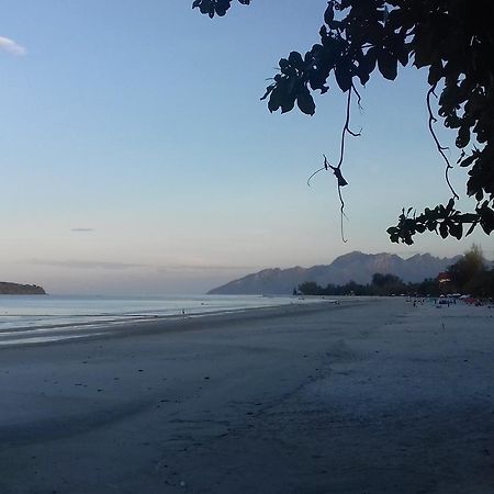 Mai Chenang Guesthouse Pantai Cenang  Esterno foto