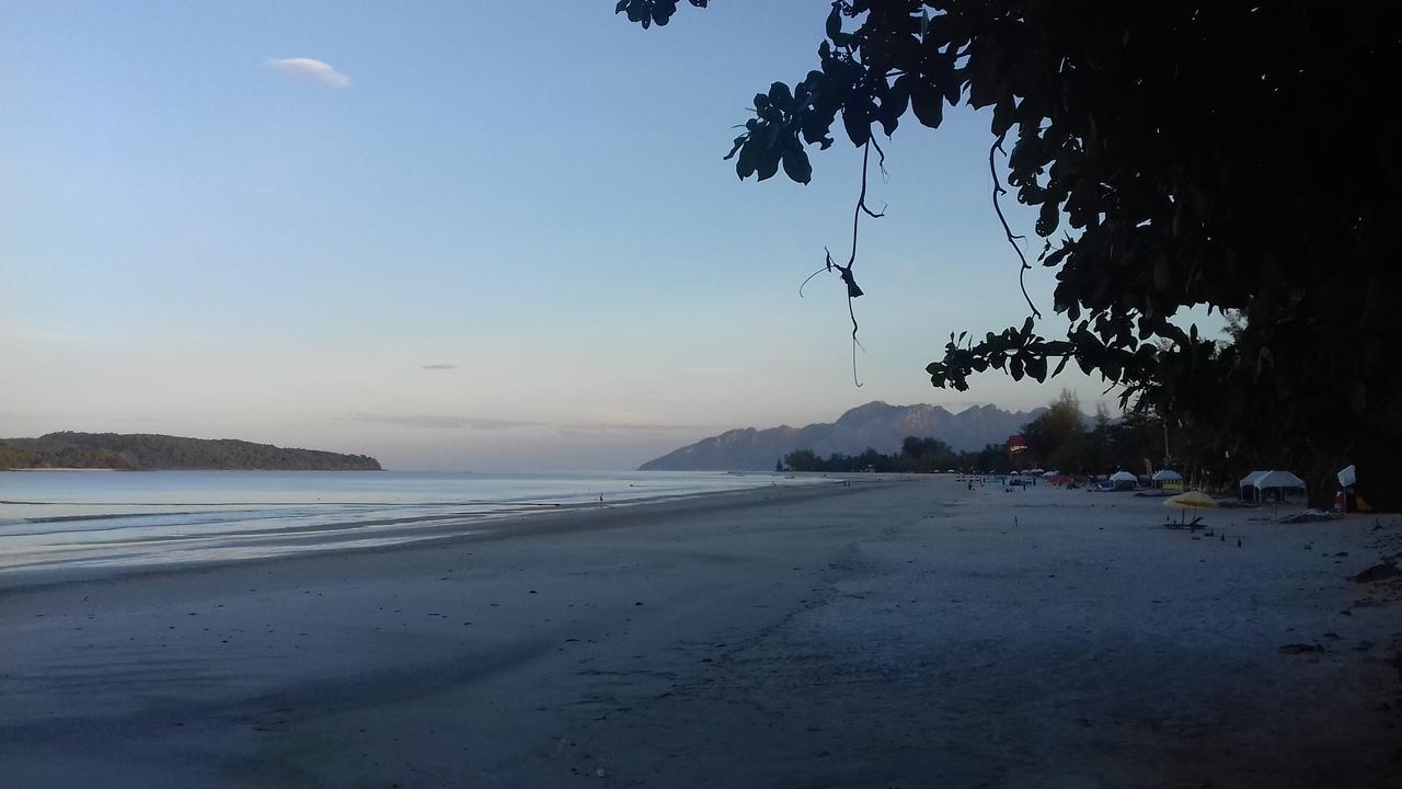 Mai Chenang Guesthouse Pantai Cenang  Esterno foto